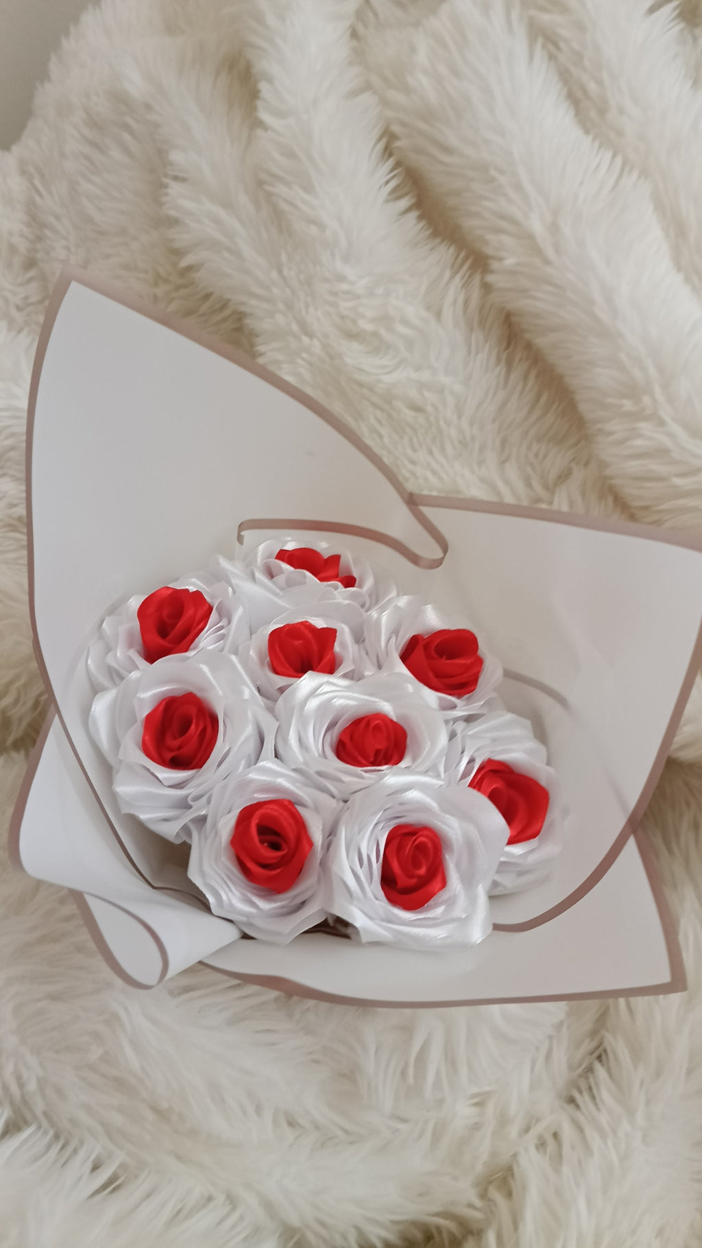 Bouquet de roses en satin- fait main 💐🌹