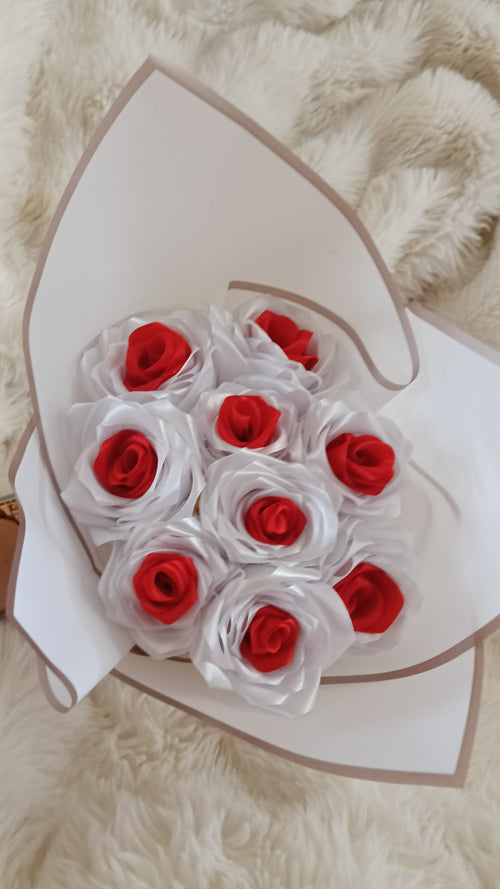 Bouquet de roses en satin- fait main 💐🌹