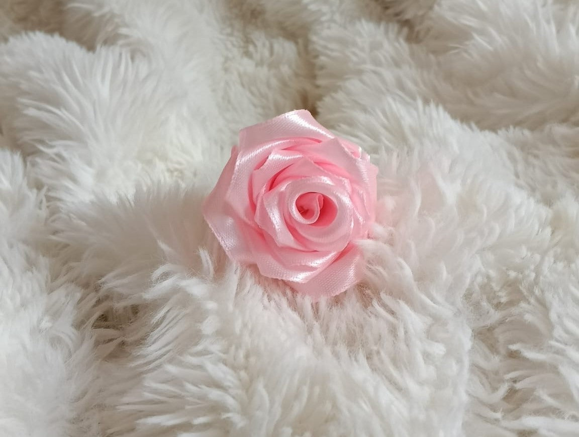 Rose en ruban de satin - fait main